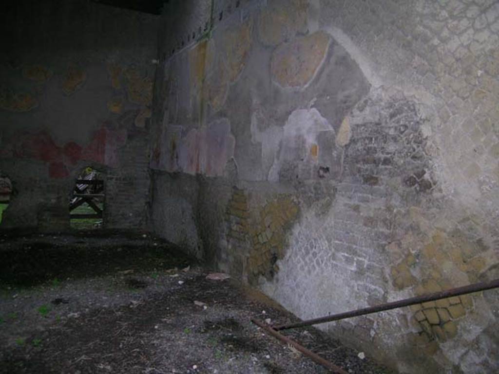Ins. Orientalis II.4, Herculaneum, December 2004. Looking towards west wall and south-west corner of west portico.
Photo courtesy of Nicolas Monteix.